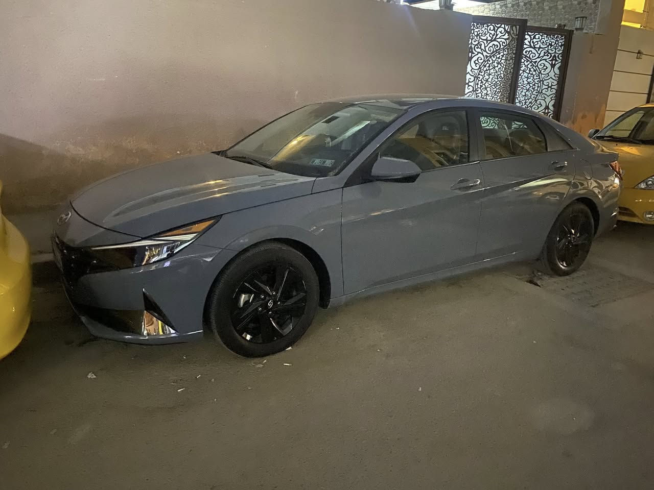 السلام عليكم ٢٠٣٢هايبرد حادث جاملغ الامامي الايمن فقط ضربه خفيفه موصفات البلو معروفه السياره جديده كلش ماشي ٣٢ العنوان بغداد السعر ١٥٥وبيها مجال ***********
