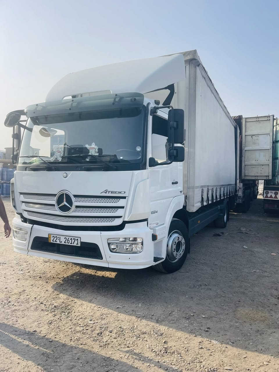 بسم اللة الرحمن الرحيم للبيع
اتيكو. 2017حجم 1524
تك قمارة جادر مسرحي باب خلفي دفتري 
وجك تانكي 300سبير تحجيرة. طفاية تانكي ماء 
جاهزة للعمل. ترقيم جديد رقم اربيل 
مكان السيارة بغداد ***********
***********
