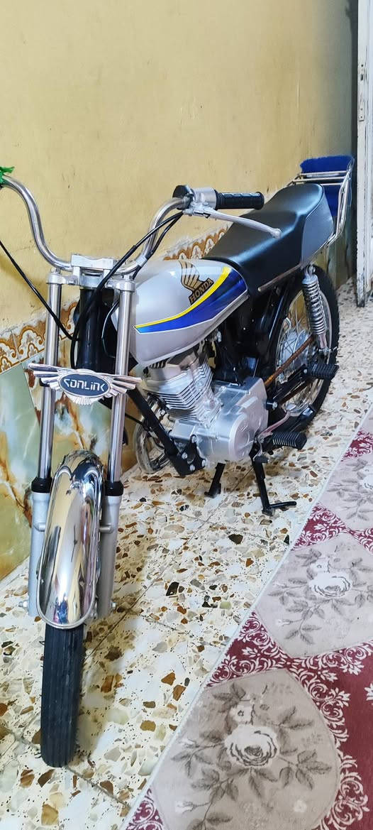 سلام عليكم
للبيع شلامجه  كله جديد 
كله اصلي برغي تجاري ما بيه 
شاصي من ذني الجدد لا رقم شاصي ولا بليته بلاد صبغ شركه 

بدون 

بدون 

ناصريه مركز سعر خاص هذا رقمي ***********
بخدمت الشراي
