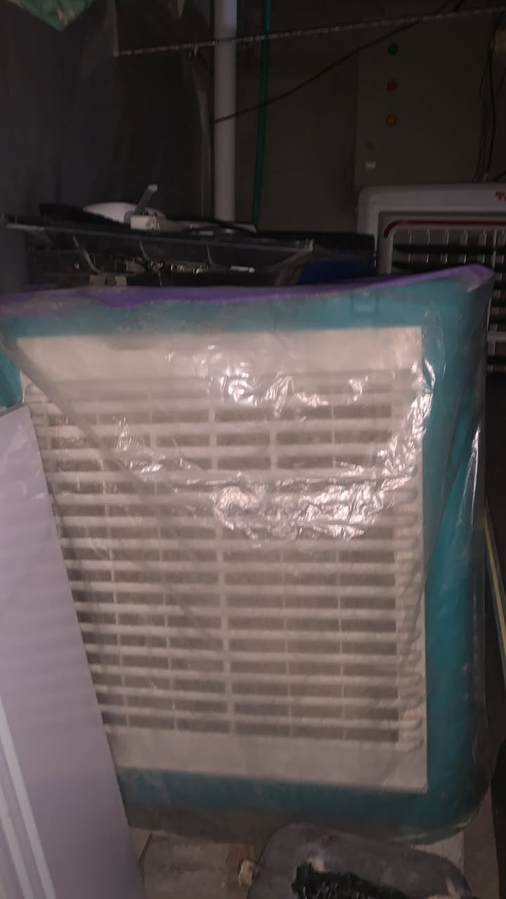 الغراض للبيع ميز مكتبة ب٥٠ الف ومبردات عدد ٣ ب١٥٠ الف ومكنسه كهربائيه ب٢٥ الف مكاني حي اور السعر خاص اتصال ***********
