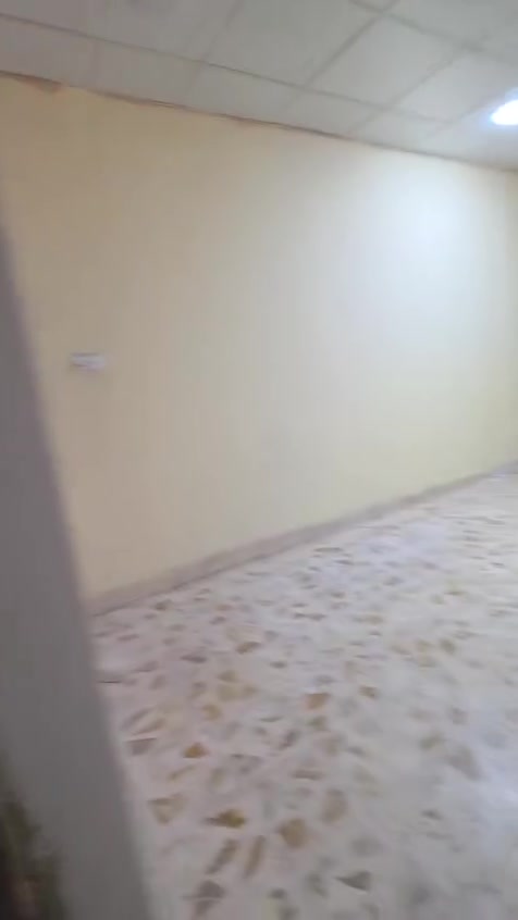 بيت للايجار بشموخ بلقضاه 
طابقين جوه غرفة وصاله ومطبخ وصحيات استقبال 
فوك 3غرف وملحقاته 
ايجاره 900
للاستفسار وتساب ***********
