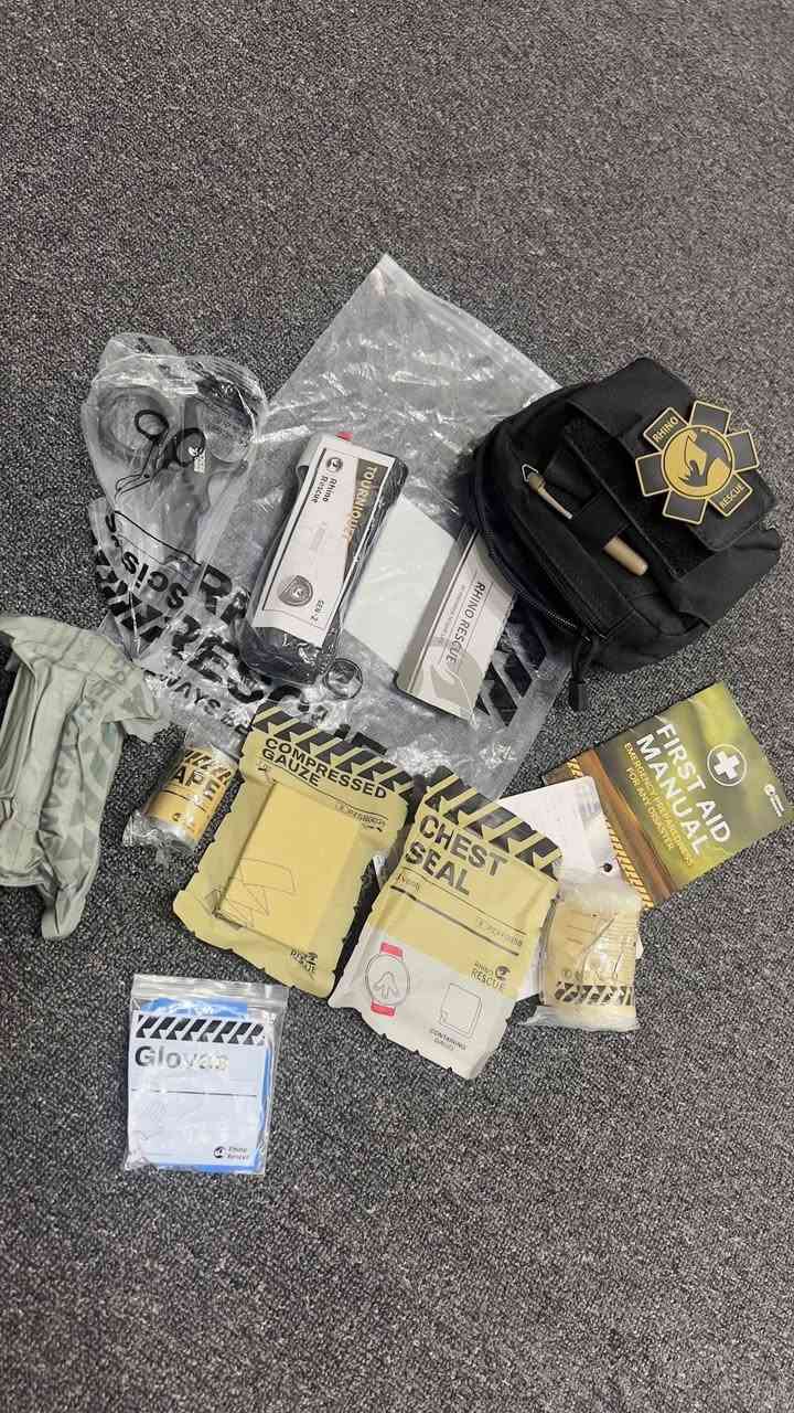 حقيبة إسعاف اوليه اصليه ماركه بسعر مناسب للحجز  *********** او الرد ع الستوري
