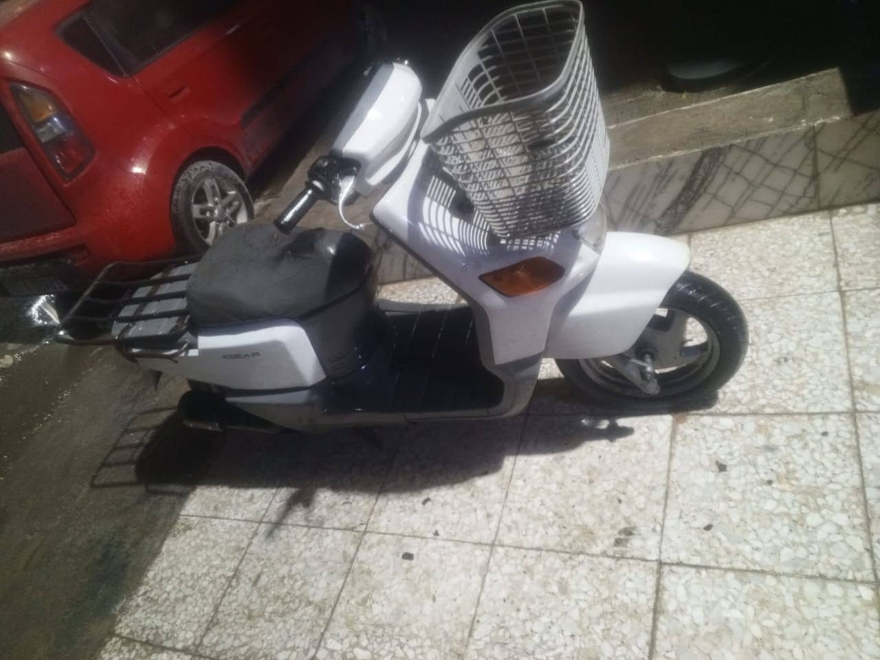 بيكب جديده بلاديه محرك كفرات كهربئيات كلها شغاله وعلى الفحص اوراقها كامله السعر ٣٥٠ الاتصال (***********)
