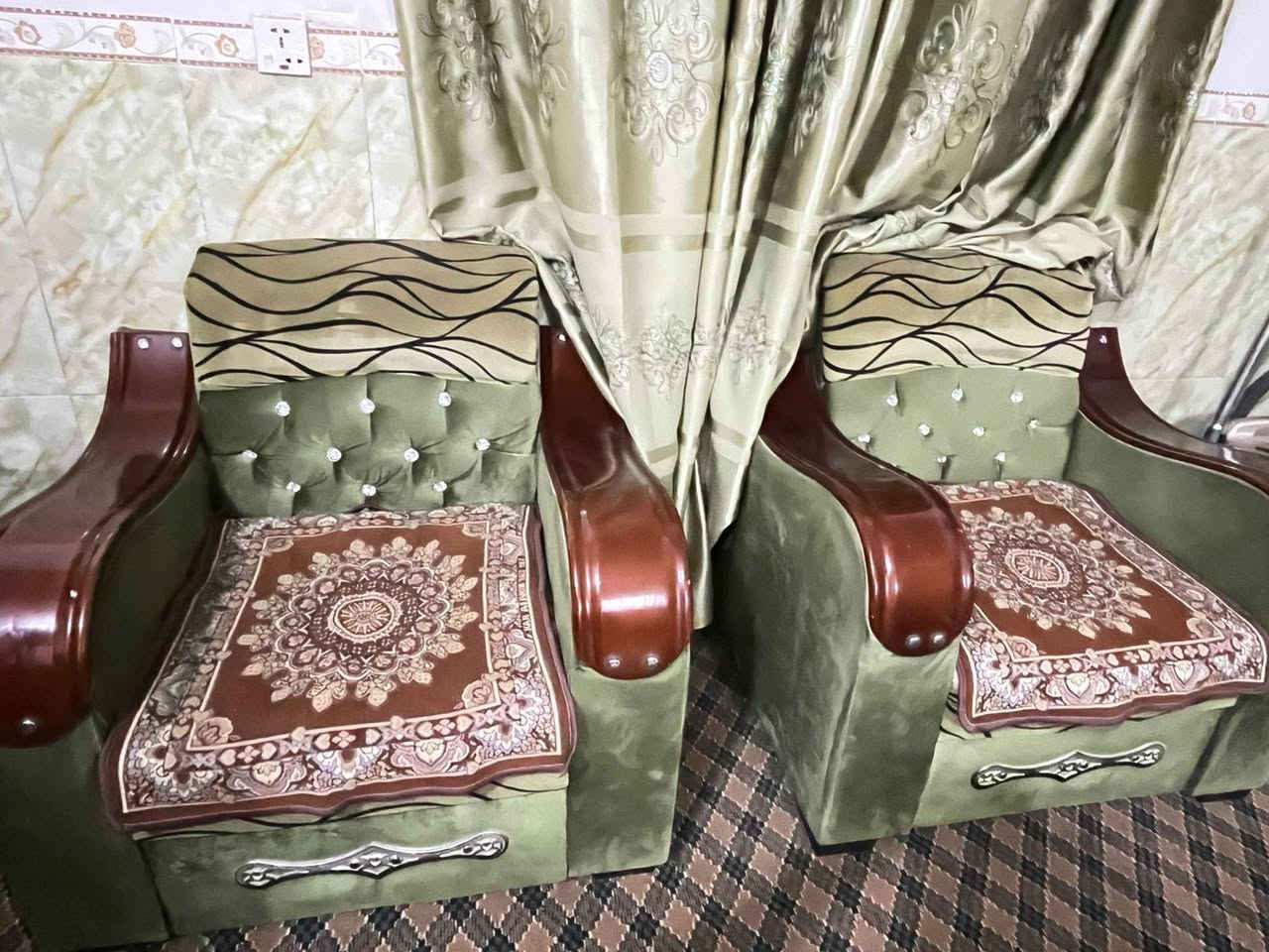 للبيع تخم قنفات 5 قطع السعر تنافسي / التواصل على الخاص


**إذا كنت صاحب هذا الإعلان وتريد حذفه لأي سبب، رجاءا أرسل رسالة إلى الدعم الفني**