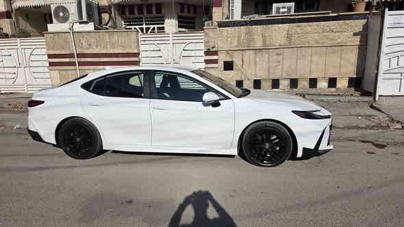 السلام عليكم
__كامري 2025 للبيع 
__بلاك ادشن مواصفات SE
السيارة تعتبر كلين كما موضح في الصور 
السيارة كاملة برغة ما بيها نقص 
بدون قطرة صبغ بلادية علا وظع الشركة حتة تايراتهة مال الشركة بعدهن دعاميتهة البلادية جاية وياهة 

_____مواصفات السيارة 
،،،، بصمة ابواب وترحيب
،،،،كشنات جلد 
،،،،تدفئة بلكشنات 
،،،،كشنات كهرباء 
،،،،تدفئة تبريد ستيرن 
،،،،تدفئة تبريد مناخ منفصل 
،،،،رادار امامي وخلفي 
،،،،رادارات جانبية ونقط عمياء 
،،،،توقف ذاتي لمارة 
،،،،المرئاة الداخلية تظليل اوتماتيكس 
،،،،تحديد مسار ومثبت السرعة 
،،،،مانع تصادم امامي خلفي 
،،،،فول تحكم ستيرن 
،،،،اشاير بلمري 
،،،،لايت LED + لايت ظباب 
،،،،ويل كب رياظي بلاك ادشن 
وبعد بيها هواي مواصفات معروفة مواصفات ال SE

عنوان السيارة بغداد الشعب فلكة صباح الخياط 
  رقم الهاتف ***********
