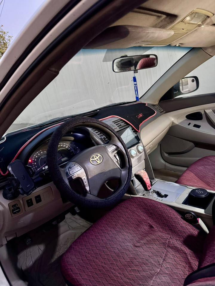 كامري موديل 2009خليجي مكفوله من الصبغ ماعدا باب السايق والخلفي تكحيل خفيف والسياره بيه ملاحظات بسيطه  سياره ماشاءالله محرك وكير خير من الله مكفولات السعر 110$المكان الفلوجه.‭0777 949 0333‬
