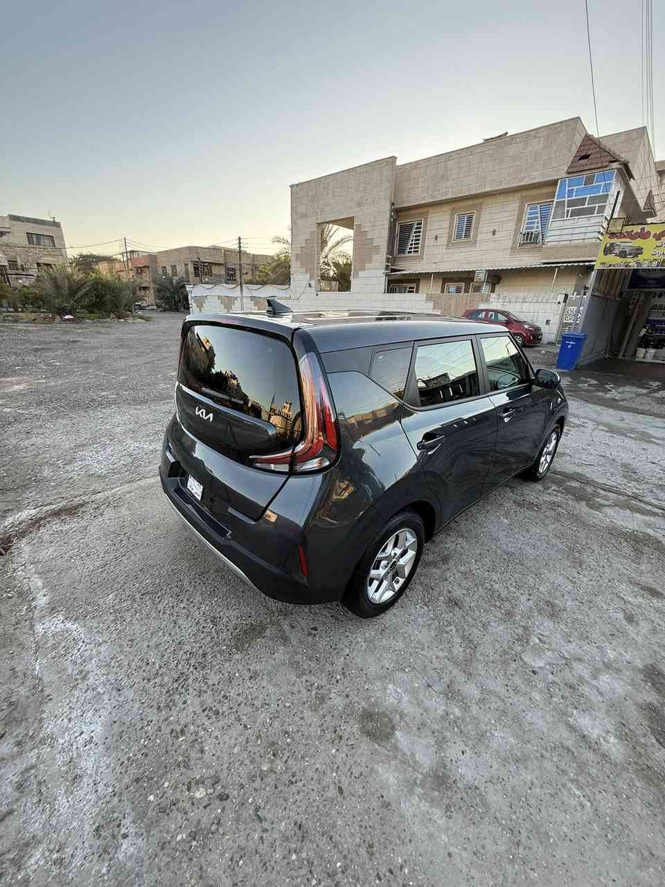 Kia soul2025lx
سلام عليكم صول مدوديل ٢٥ حادث موضح بلصور بدون صبغ تعديل ع بارد دخول جديد بدون رقم واذا تريد ارقملك اني حاضر 
***********

