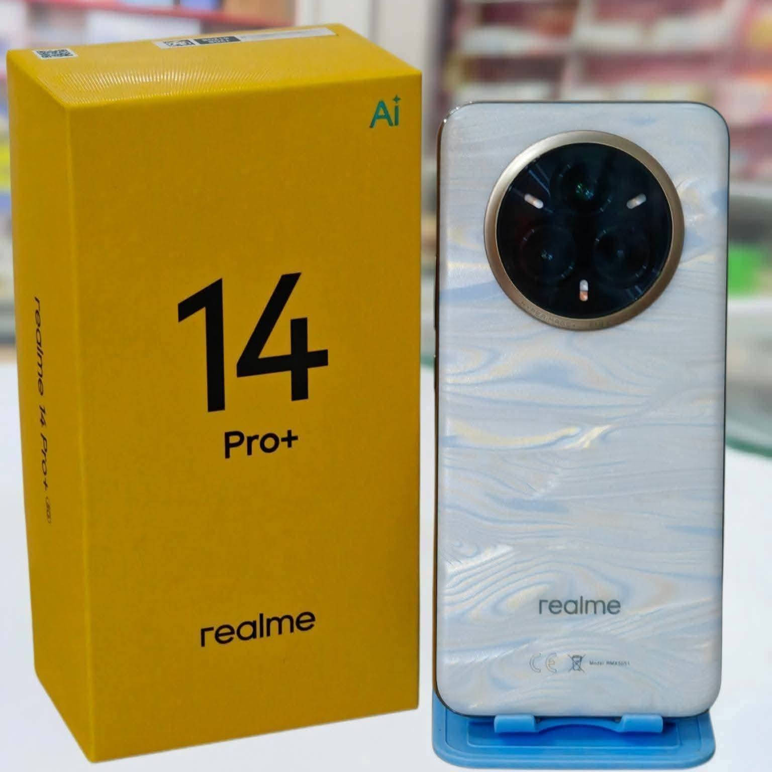realme 14 Pro+5G
مساحة التخزين
٢٩,٣ غ.ب / ٥١٢ غ.ب
المعالج Snapdragon® 7s Gen 3

Mobile Platform
 البطاريه ( ٦٠٠٠ )مللي أمبير في الساعة
(نموذجية )
ملحقاته كامله شاحنه اصليه 80W /+كفر 
الكاميرات 
إماميه 32MP
50MP+8MP+50MP خلفية

مكاني نجف هذا رقمي اتصال وواتساب ***********
توصيل ما عندي 
السعر 480 استعمال قليل 
الجهاز شادلة لزگة جديدة + كفرات كامرات 
بقية المواصفات بالصور
