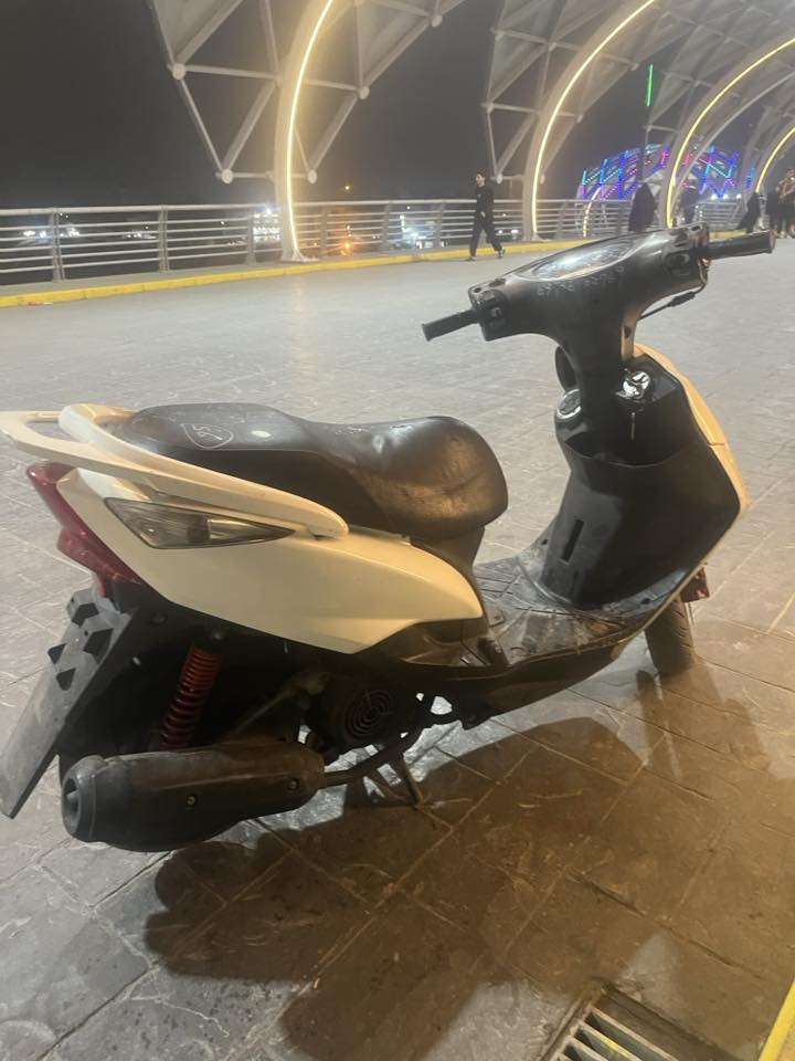 للبيع: وحش الشوارع "ماكس ثعلب"
- أخت الرمبة! 🦊🏍️
دراجة ماكس ثعلب (كابريتر)، نظافة حلوه . إذا تدور راحة بال ومكينة "مي" هاي الك:
• المكينة: مكفولة من الفتح (كفالة صاحب الرمبة ومسجلة بالمكاتبة).
• الممشى: قليل ٥٠٠٠ والدراجة بعدها بريحة الشركة.
• الاستخدام: صارلي شهر وشوية من مشتريها، واستخدام قليل 
: ما داخلة يم مصلح، ادير الها بأفضل أنواع ال
دهن الأصلي (Amsoil) 
• الحالة العامة: الدراجة أخت الرمبة، ، دق سلف وتوكل. افحص وين ما يعجبك 
لتواصل (***********) واتساب
