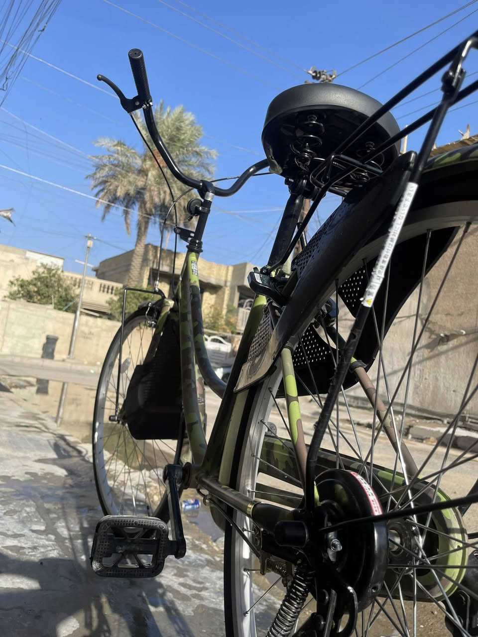 السلام عليكم بايسكل للبيع موشم بعدة لوك كلشي جديد بي بناتي حجم 26 السعر 180 وبي مجال للطيبين رقم *********** بغداد البياع 🔶
