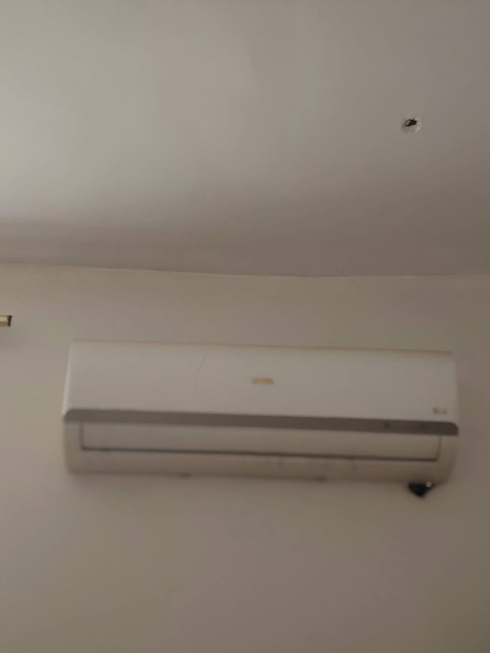للبيع. سبلت 2طن  نوع الجي نقص غاز فقط قفله 300 مكاني الهاشمية طريق حله قاسم. ***********
