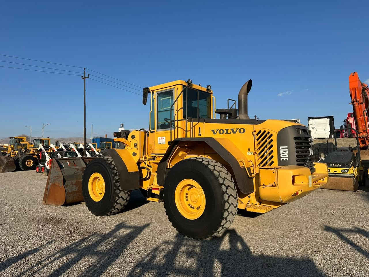 شفل فالفو للبیع دخول جدید
شۆفل فالفۆ تا زە داخل بووە  بۆ فرۆشتن 
حجم : L120E
مودیل :2005
سعات : 17000
رقم : فحص موقت بصرە
بۆ زانیاری زیاتر :  0773.152.1555
0787.504.2080
