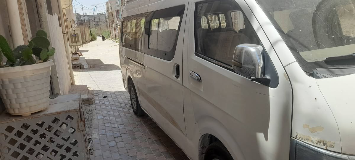 السلام عليكم هايكر موديل ١٥ سياره مكفوله بس الدواير معمره مكينه كير حداديه كله مكفول رقم بغداد السعر ١٠٥ وبيه مجال ***********
