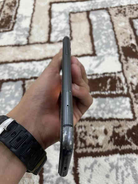 ایفون١١مینی للبیع  شاشەو باتری کبس باتری٧١ سعر٢٠٠بی مجال  
***********
