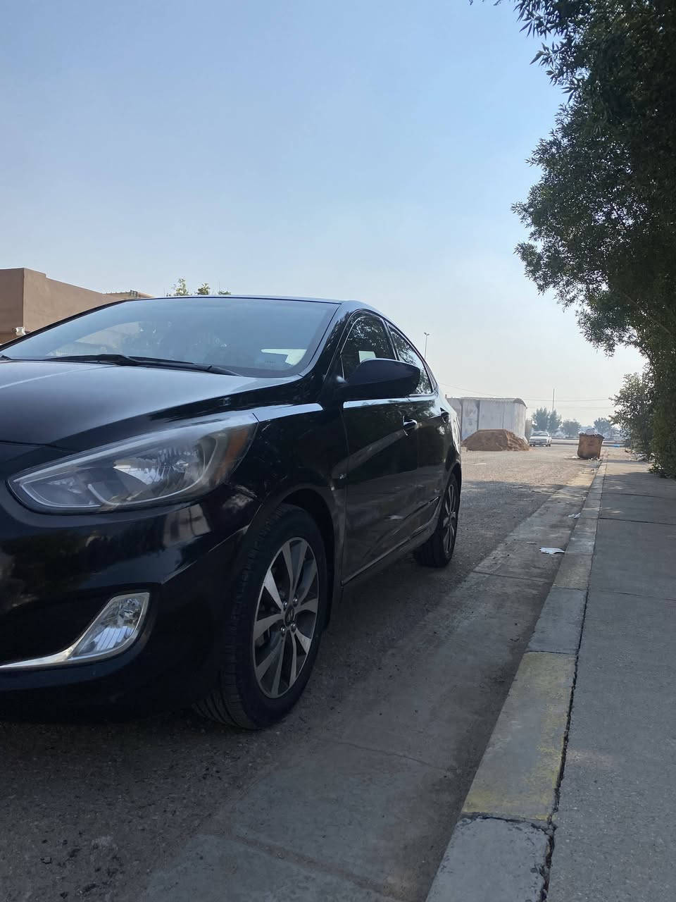 السلام عليكم اكسنت وارد امريكي موديل 2016بيها صبغ فقط بالجاملغ الخلفي من جهة قبق البانزين سعرها 11الف وبيها مجال مكاني بغداد الكرخ ***********
