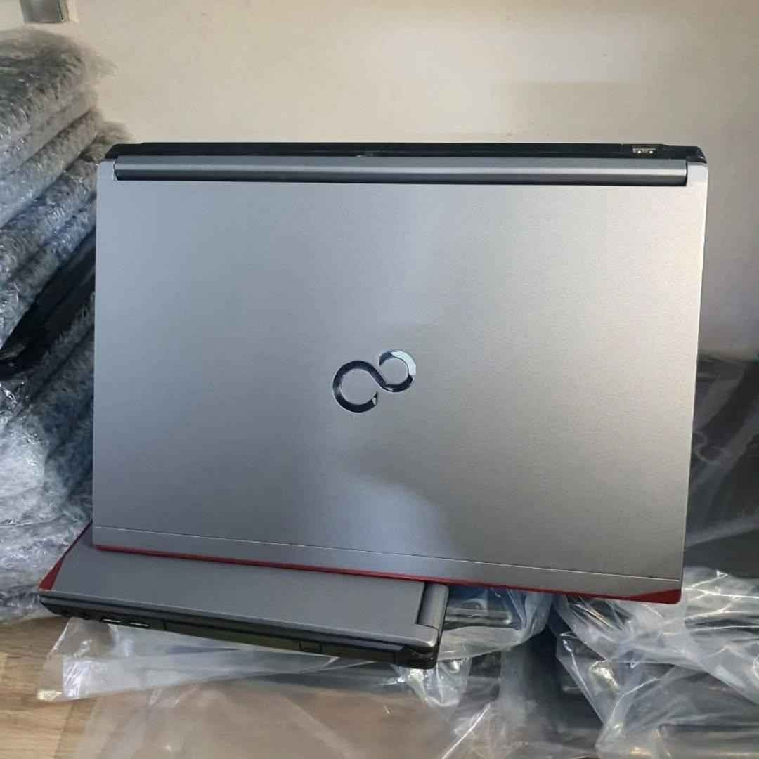 فوجستو الياباني
كور i3 الجيل 6
حجم الشاشة 14
الشاشة تاج.. لمس قلاب ٣٦٠
الرام 8 الهارد 128 SSD
النظافة شرط اخو الجديد تفحص وين متريد
السعر 125 الف بغداد, العراق


**إذا كنت صاحب هذا الإعلان وتريد حذفه لأي سبب، رجاءا أرسل رسالة إلى الدعم الفني**