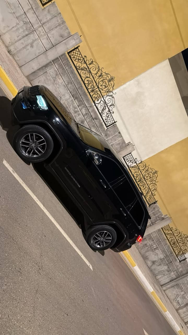 للبيع جيب جراند شيروكي 2017 🚘

━━━━━━━━━━━━━━━

📌 المواصفات الأساسية:

* Jeep Grand Cherokee موديل 2017

* محرك (3.6L (V6
* دفع رباعي 4x4
* تشغيل بصمة
* دخول ذكي
* شاشة وسطية Uconnect
* كاميرا خلفية
* بلوتوث / USB / AUX
* مثبت سرعة
* حساسات
*رادار خلفي
* مقاعد كهربائية
* مقاعد جلد
* تدفئة مقاعد ومقود
* مودات قيادة 
*تشغيل عن بعد
*جنطه كهرباء
*فتحه سقف
*مقاعد خزن

━━━━━━━━━━━━━━━

السيارة وارد أمريكي
رقم الشاصي: 1C4RJFBG0HC728459
📍موقع السيارة:كربلاء
💰 السعر: 195
📞 للتواصل: ***********
