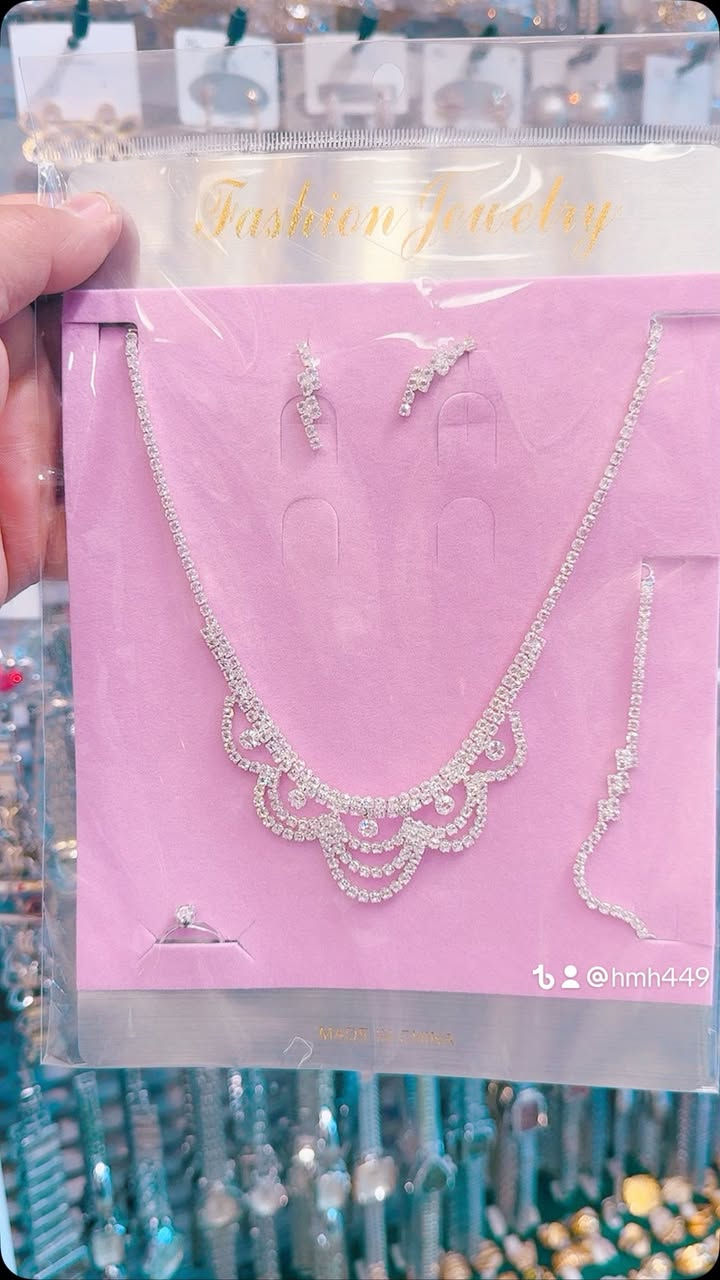 5  الاف فقط
موديلاااااااات حصريه 🌹

توفر اليوم اكسسوارات نسائيه بألوان متنوعه

أكسسوارات تكمل أناقتك😍

يتوفر توصيل إلى جميع محافظات العراق🚗


**إذا كنت صاحب هذا الإعلان وتريد حذفه لأي سبب، رجاءا أرسل رسالة إلى الدعم الفني**