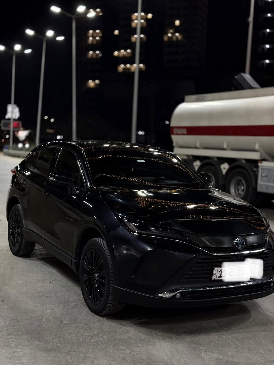 السلام عليكم
بيع او مراوس
تيوتا فينزا هايبرد 
لمتد اعلى فئة
‏ًVenza 2022 limited 
رقم بغداد بأسمي
محرك 2500cc 
‏AWD فور ويل
5 كاميرات 360 درجه محيطية
6 بصمات تشغيل وبيبان وصندوك
انارة ترحيب وعلامة ضوئية بالمري
شاشه كبيرة 
نفيكيشن
داتا شو 
رادارات محيطية  
مانع تصادم امامي خلفي 
حساس امامي خلفي 
اوتو هولد
هاند بريك كهرباء
انظمة قيادة 
سستم صوت ودمام JBL 
ستيرن كهربائي و تدفئة ستيرن
كشنات جلد كهرباء تدفئة تبريد   
خزن ميموري
صندوق كهرباء وفتح ذاتي بالقدم 
شحن وايرلس
مري شفط
تحديد مسار وقيادة ذاتيه
انارة داخلية led
بروجكترات led
قطعتين تبريد مناخ منفصل
المرايه الوسطيه كاميرا 
السياره ماشيه 84
وجاهزه من كلشي
سيرفس كامل 
فلاتر ودهن كلشي جاهز اي نقص ماكو ومابيهه اي مصاريف
حادثهه دعاميه وحافة البنيد 
بارد يم قبغ البانزين
السعر 230
مكاني بغداد حي تونس
***********
