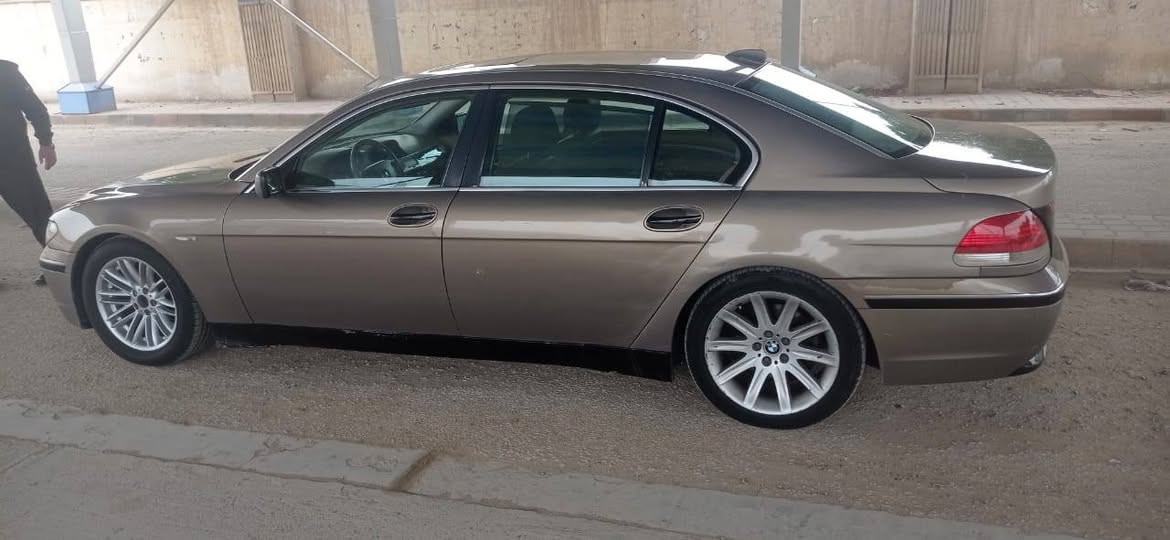 السلام عليكم 
للبيع باخره موديل 2004 خليجي باب طويل فول مواصفات فتحه حساس امامي خلفي خمس بردات كهرباء حجم 730 دبل فانوس كير ومحرك نضيف رقم بغداد بأسمي مكاني بابل المحاويل السعر 115 وبيها مجال بسيط(مكلف بالنشر) الاستفسار الاتصال ..علي ابو محمد *********** حلة, بابل
