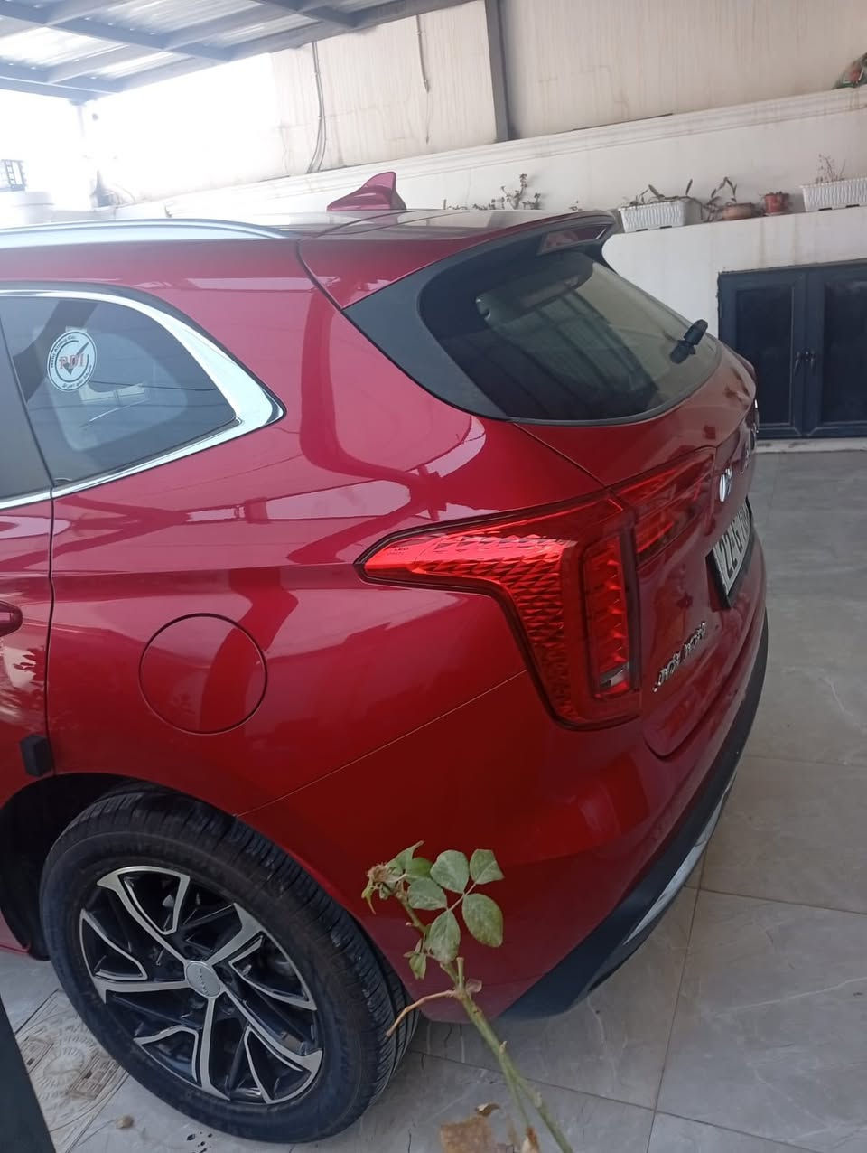 سلام عليكم هافال جوليون 2022 لون احمر فول فول مواصفات واحد عل واحد بانوراما ورادار ٤ وكامرات 360 درجة وقيادة ذاتيه وحساسات امامي وخلفي وبعد هواي مواصفات مامذكورة سيارة مكفولة كفالة عامه من صبغ وضربه بيها ضمان من شركة 250 الف كيلو متر وكل صياناتها بل شركة ماشية 60 الف كيلو متر وسيارة عل وضع شركة تفاصيل اكثر رقم صاحب سيارة ***********
