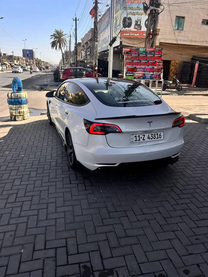 تسلا  23 ماشية 49 مايل كلين بيها بار
بالجنطة على وضعه ما مصلح 
باسمي 
رقمي *********** 
مكان بغداد 
حي العامل 
السعر 180 بيها مجال
