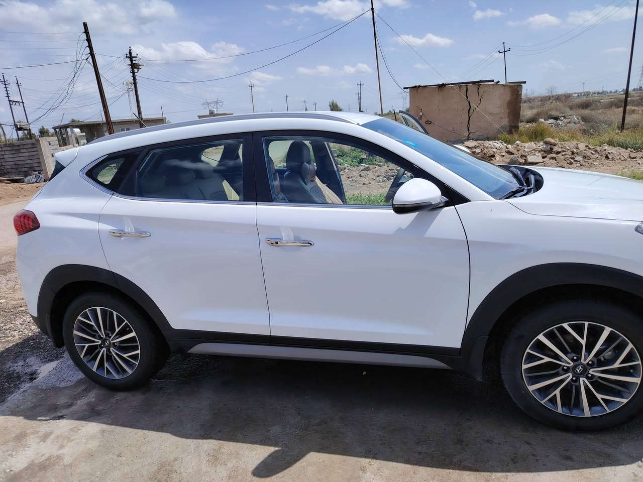 السلام عليكم توسان 2020  رقم بغداد بسمي خليجي كامل موصفات مابيه اي نقص جهازه من كلشي السعر 218 او بيه مجال الرقم ***********
