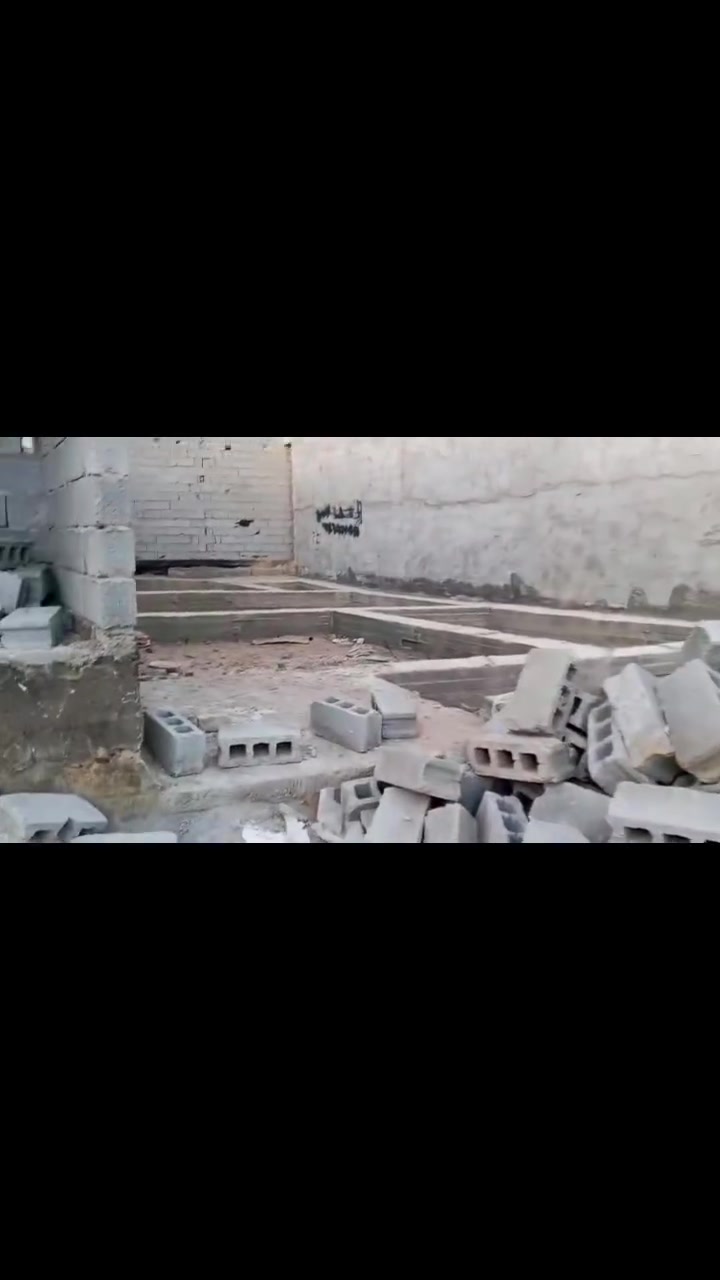 قطعه اللبيع المساحه  ١٠٠ سند ١٧  بكنطرت سلام بشرع المدرسي او بقي الستفسار عل رقم ***********
