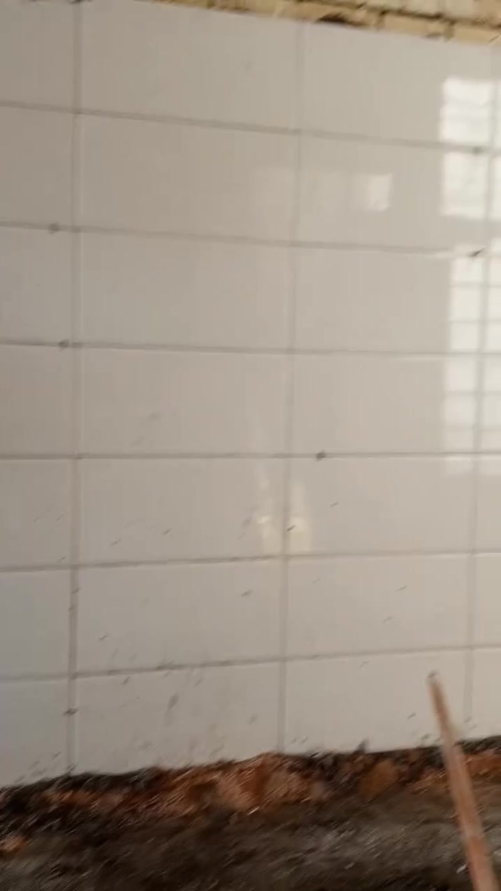 السلام عليكم شغل سيراميك جداري ارضيه بانواعه درج شغل درجه اولى ***********
