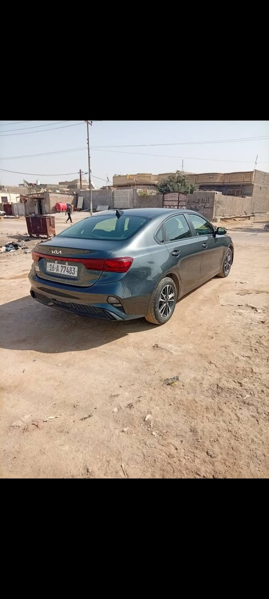 فورتي 24معوقين مكينة 2000. ماشي 43   سعر. 143. مكان البصرة ***********
