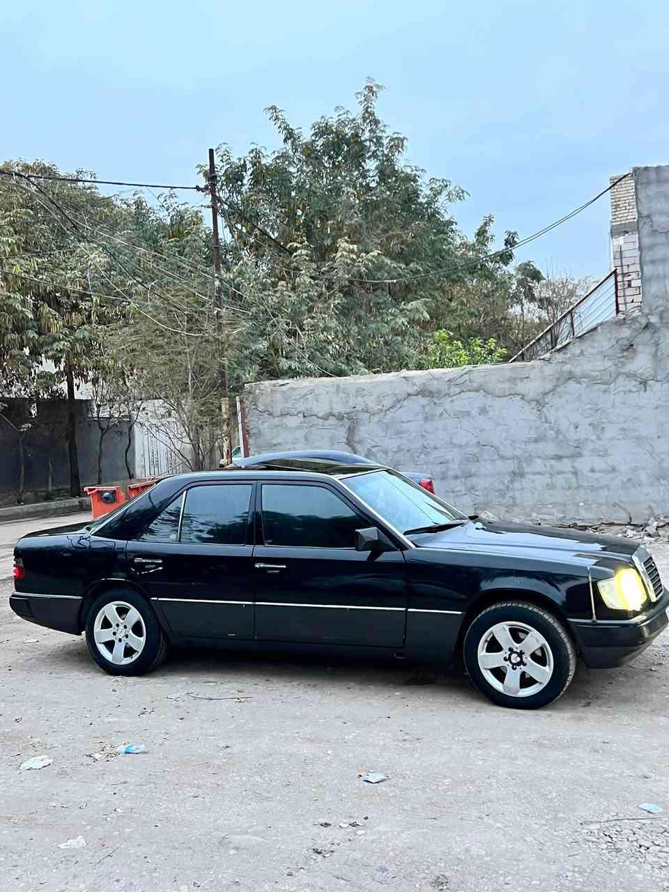 مارسدس دب موديل ٩٢ 
كير ومحرك كفاله لا تنقيص ولا تبخير 
محور VVTi ٣٠٠٠  السياره خير من الله 
فتحه كشنات كهرباء 
كهربائيات شغاله بل كامل 
تبريد ثلج السياره مال جناي وحلوه  
رقمها صلاح الدين باسمي 
مكان السياره كربلاء الحسينيه العطيشي سعر السياره ٦٢ وبيها مجال بسيط 
رقم الهاتف ***********
