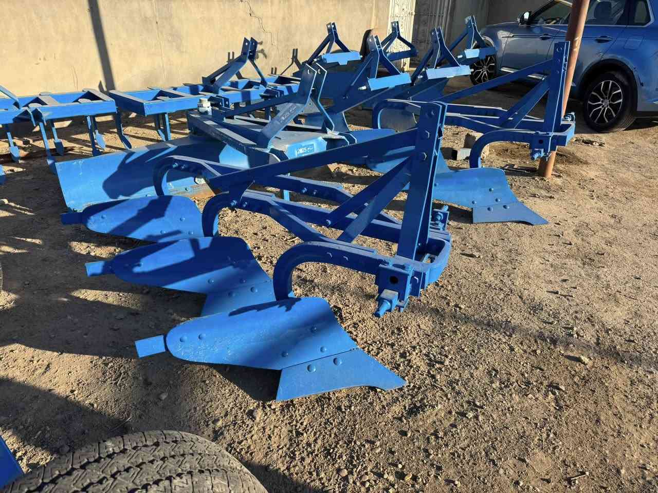 السلام عليكم شباب للبيع غراض كابوته معدلان ابو ديجر.       او خراميش مال مكينه جبيره. مستخدمات.  او معدلان او التاير.     بقيت التفاصيل بل فديو.  ***********.       ***********.   مكاني بغداد المحموديه.
