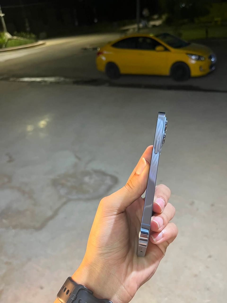 13 برو
ذاكره 128 
دبل سيم 
بطاريه 79 
ما مفتوح وتر برو 
ما يعبر هوه تاخذه ضمان ايشي بي يرجع 
السعر خاص للتواصل 
***********
