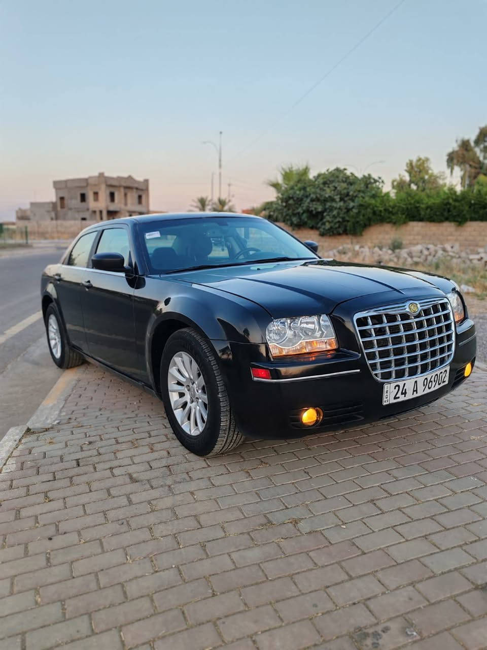 اوباما 2010 شرط كير ومحرك وصدر وكهربائيات تايرات  كلهن جديدة بشرط
سيارة بدون دواخل او ضربة شاصي
 ماشية 285 
بيها تعديل جاملغ خلفي مصبوغ وباب خلفي وباب سائق فقط صبغ بدون دواخل توحيد لون
وبيها جاملغ الصدر امبدل ايضا وصبغته صار بيه شخوط
سقفية جديدة لا رصعة ولا تقحيل ولا اي ضرر
اي نقص مابيها 
السيارة مصروف عليها بمعنى الكلمة
وإن شاءلله بالتوفيق للياخذها السعر 110 وبيه مجال مكان السياره شركاط الشراي يتصل *********** لموشراي لايتصل
