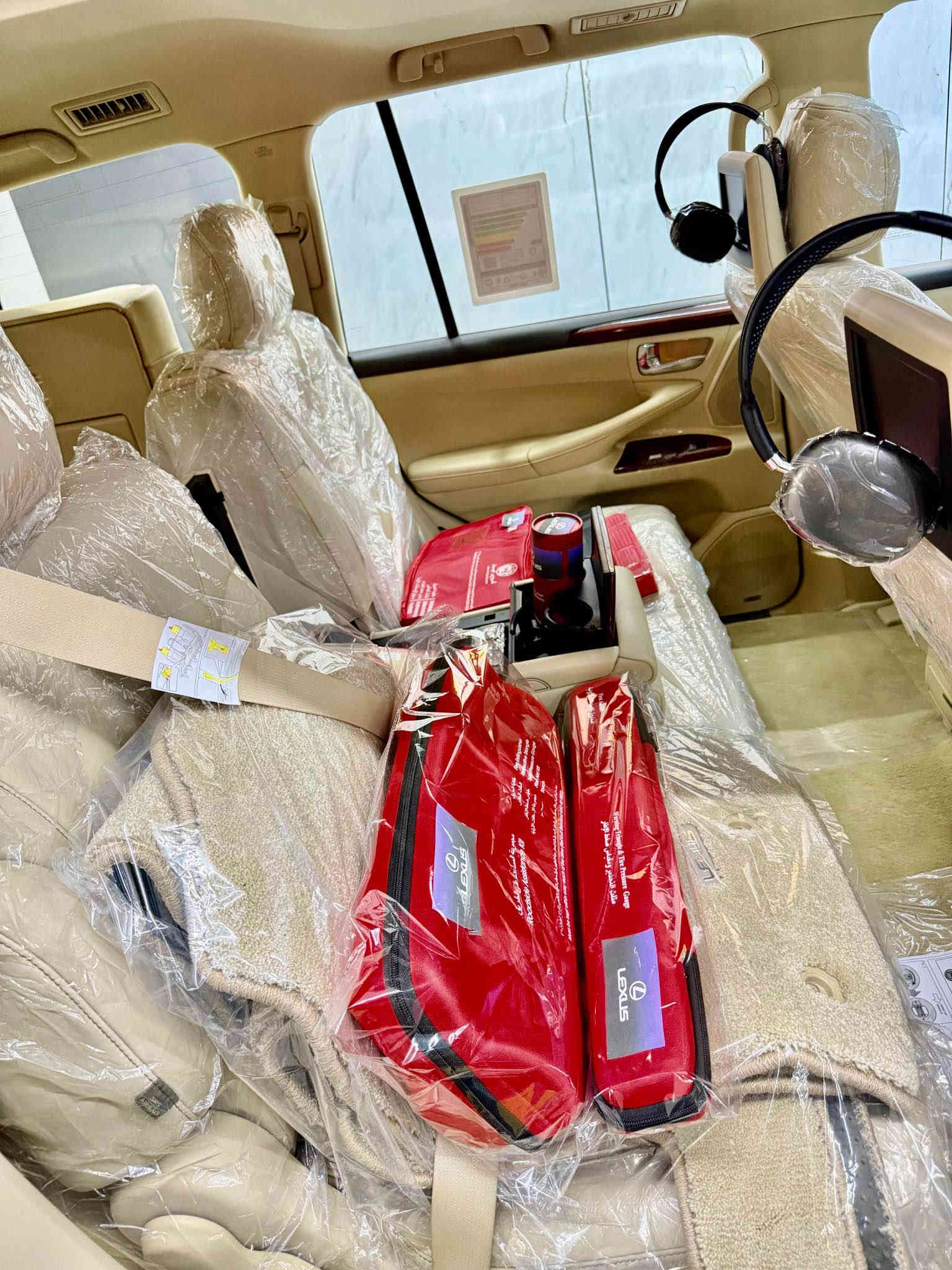 ‎    ليكزز.2015.LX5.700بريم اصلى  .فوول موصفات
⚫️
موديل.2015
محركV8.5.700
ماشى.75.الف
سعرها510$قفل💰
رقم.***********📞
⚫️
محرك كير بشرط مامفتوح 
زينكة سنويه كلشي جديد 
وسيارة باسمي 
سيارة كلش حلوة نظيفة 
كل جسمها بشرط 
⚫️
  ‎ا‎مكفولة كفالة عامة من الدعامية إلى الدعامية 
‎ا‎بدون بارد بدون صبخ ،بدون رصعات ،بدون حتا شخط رمل مابي ،حتا لحية بدون صبخ بقية كلها بشرط 
⚫️
موسفات بريم اصلى.فوول LX.5.700
داخل صحروى 
دبل هوا 
سلايد
ثلاجة
كشن تبريد تدفئة 
كشن خزن 
ستيرن كهربائي 
دبل اكسل
صندوك جك 
شغال
كامل زينون شركة
كامرة 
حاسه 
رادار 
راس DVD
ستيرن خزن 
وبعد وبعد ….
⚫️
سعر.$ 510
رقم.***********📞 Singapore
