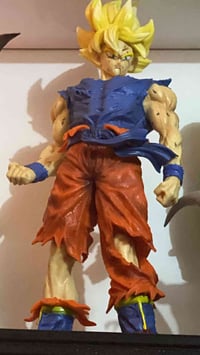 مجسم • عملاق • نص متر