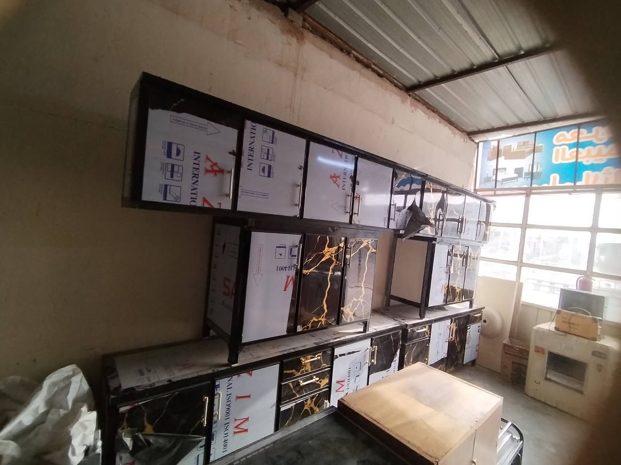 بسم الله للبيع المكان بروانه حي الشرطه قبل مول فراس على اليسار التواصل واتساب ***********
