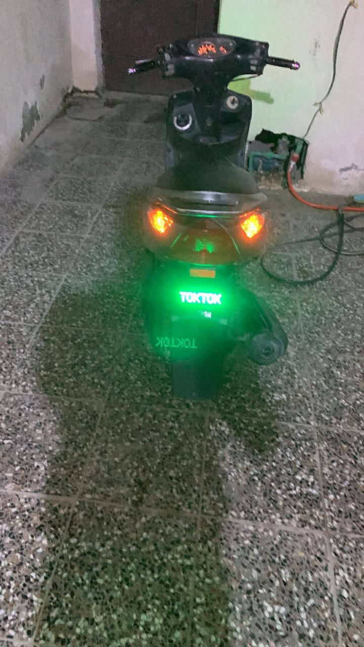 سلام عليكم عندي هاي الدراجه 
لبيع اسمهه ياماها ثعلب سرعتهه 140 
الدراجه امنت الله كلشي مابيهه ولا داخله مصلح صوتهه كلش ناصي ابد لا ادوخ راس ولا غير شي تشغل نكره واحده سلف وهندر كهرباياتهه كلهه شغاله اشاير يمته ويسره قفاله ثلاثه واحد القبه مال البانزين واحد لجنطه واحد للسيرن 
خوان الدراجه سعرهه ب 750 الف وبيهه مجال لشراي مكاني ابغداد بلمدينه الصدر هذا رقمي ***********
