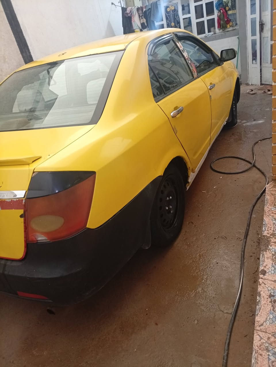 السلام عليكم موديل 2010 سياره حلوه جاهزه خير من الله شادلها جير ومحرك بالكيس لا صرف ولا بخار باتري جديد كهربائيات كلها شغاله بيها خربطه بسيطه بالكهربائيات مكان ديالى الخالص السعر 28 بها مجال قليل مطلوبه غرامه 500 تنزل من سعرها ايام صفره ***********
