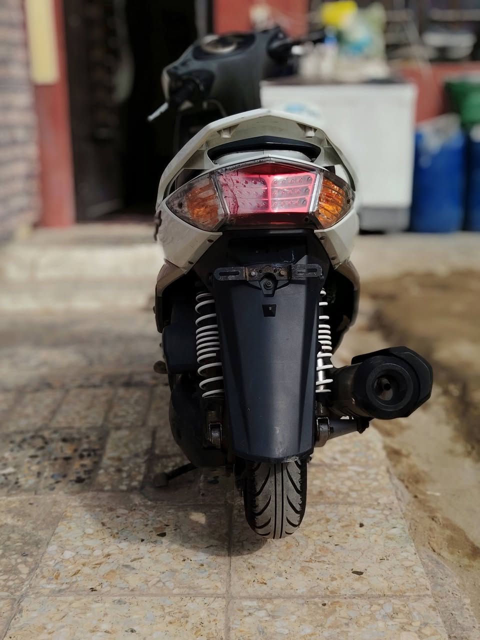 اسلام عليكم سكنس فحل خطين صار 17 يوم نزلته رمبه ماشيه 13 الف كفاله عامه
السعر 950 قفل بدون عمله لاتعاملني وعاملك 925 مصير ولا تعب روحك مكاني بغداد الغزاليه
الاستفسار عل رقم ***********
