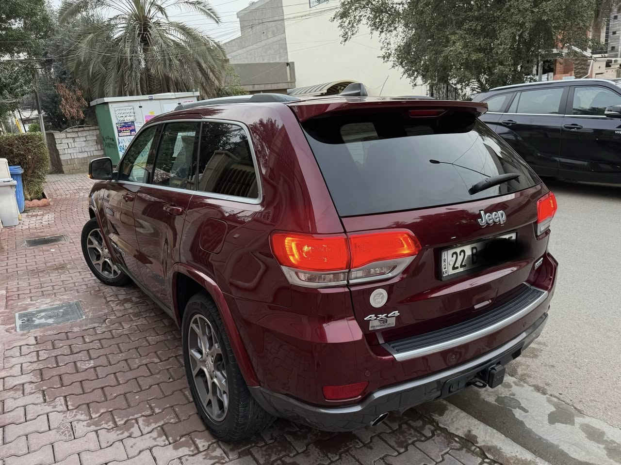 جيب شروكي وارد أمريكي كلين
‎رقم  اربيل رقم و سنوية لل 2030 
ماشيه ( 93 ) الف سيارة فول الفول بدون صبغ و بارد وضع شركة برغي ما مفتوح بيها من داعميه لل دعاميه 
‎ ⁃ فتحة سقف + بناروما  - كشنات كهرباء  - رادار خلفي امامي -رادار جانبي النقطة العمياء حساسات امامية وخلفية- شاشة كبيره- محرك 6 سلندر -- كير طيارة 8 نمر -دفع رباعي 4*4 -  تتفيه و تبريد  كشنات 
جلد اسود  - توقف ذاتي  
السيارة متتعب بيها گير ومحرك وصدر مكفولات سيارة نظيفة ومناقصها شي وماشية قليل 
السعر  247 بيها مجال
رقم الهاتف *********** //// ***********
مكان السيارة بغداد المنصور قرب ابو جعفر
