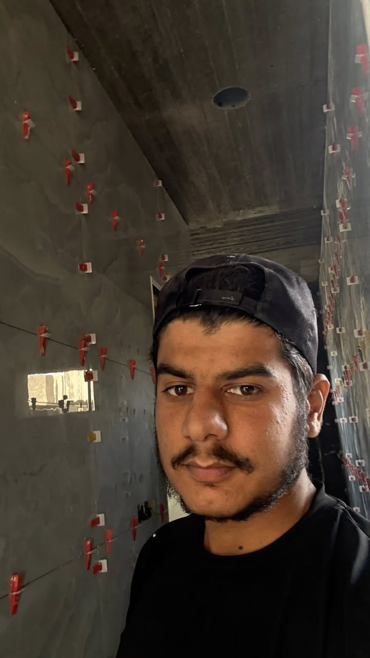 السلام عليكم خلفت سيراميك متفرغ دقه في العمل والتزام في الموعد *********** رقم بي وتساب
