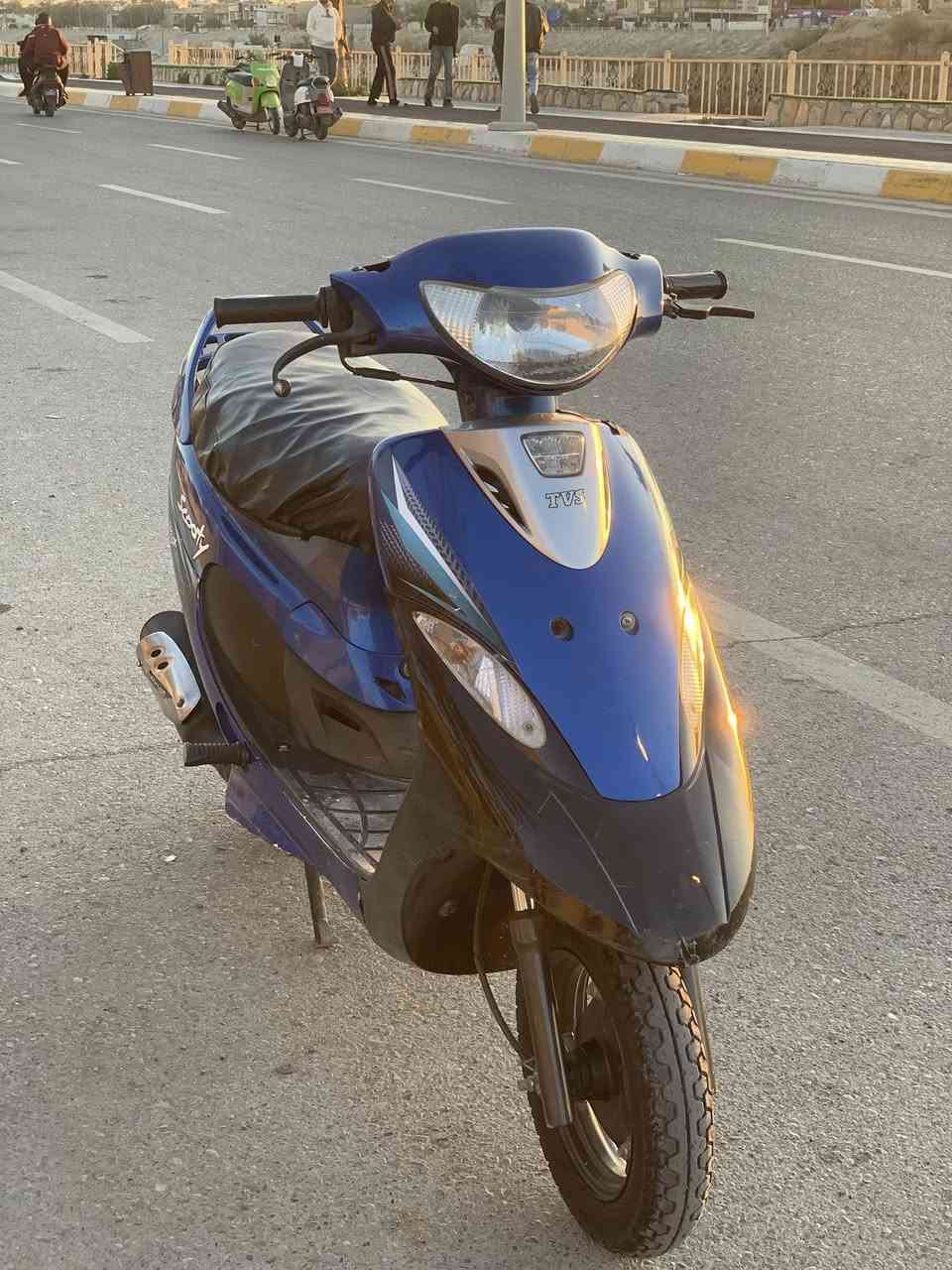 سلام عليكم
دراجه اتوماتيك 
كهربائيات كامل 
مكينه مكفول 
دراجه جديده 
السعر 350 وبي مجال 
الرقم ***********
