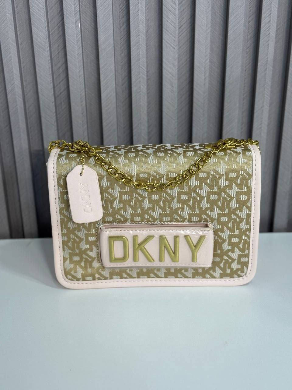 للحجز واتس علرقم ***********
