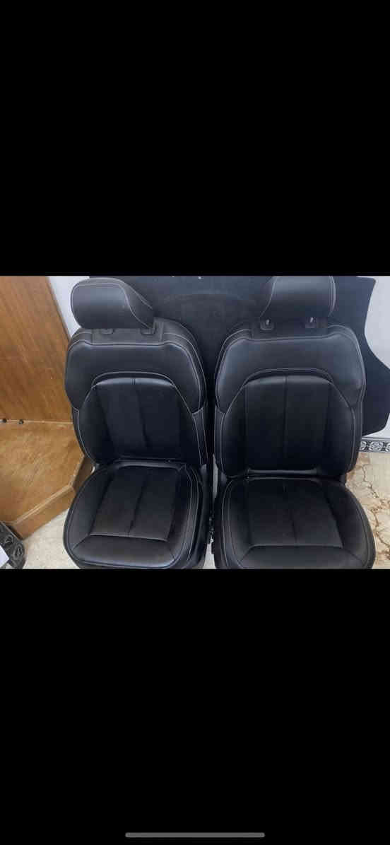 السلام عليكم 
عندي غراض للبيع للاتصال على الرقم ***********
