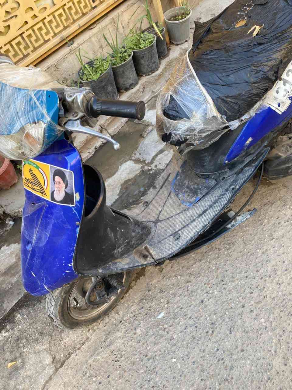 السلام عليكم
دراجه عصفوريه لبيع
جاي امشي وفجاء طفت احتمال بلك المهم أبيع كوم حديد 

بيه دبل ماكس رياضي
تاير خلفي جديد
دسك بريك امامي جديد
دراجه نضيف وعل ايدي 
تجي تشوفه أعجبتك اخذه ما عجبتك عوفه 
سعر 100  وبيه مجال حك الجيه 
وإذ اكو. مراوس عادي 
مكاني بغداد البلديات


**إذا كنت صاحب هذا الإعلان وتريد حذفه لأي سبب، رجاءا أرسل رسالة إلى الدعم الفني**