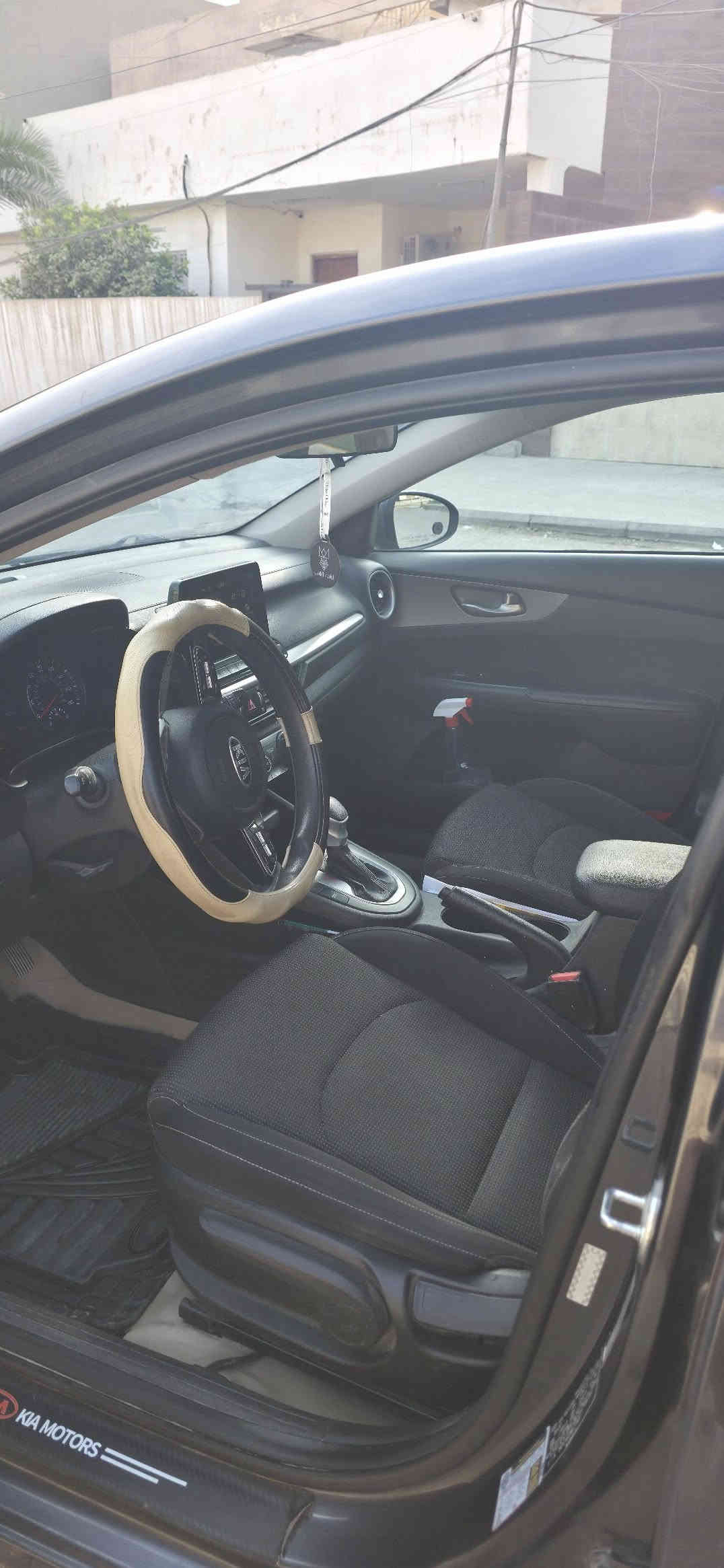فورتي 2021 للبيع
140$ ,السعر
بدون صبغ بدون ايرباك بدون دواخل كفاله
مكينة السيارة 2000 دوش
التبريد ثلج
صدر نظيف السياره على ايدي الله شاهد مال جناي فول مدارا مابيهة اي نقص تشغل وتطلع
مواصفتهة: (نص فول)
شاشه كبيره / Apple CarPlay /كاميرا
كشافات نهاريه
ويل كب
رادار تصادم
تنبيه الخروج عن المسار
مثبت سرعه
قياده ذاتيه
ثلاث انظمة قياده(سبورت /سمارت /عاادي)
حساس هواء الاطارات وبعد هااي الموصفات المعروفه
 الحادث طخه بالبنيد وشوي بحافه جاملغ بدون صبغ
مكاني بغداد ***********
السعر 140$
https://bid.cars/pl/lot/1-39157981/2021-KIA-Forte-3KPF24AD8ME273407
