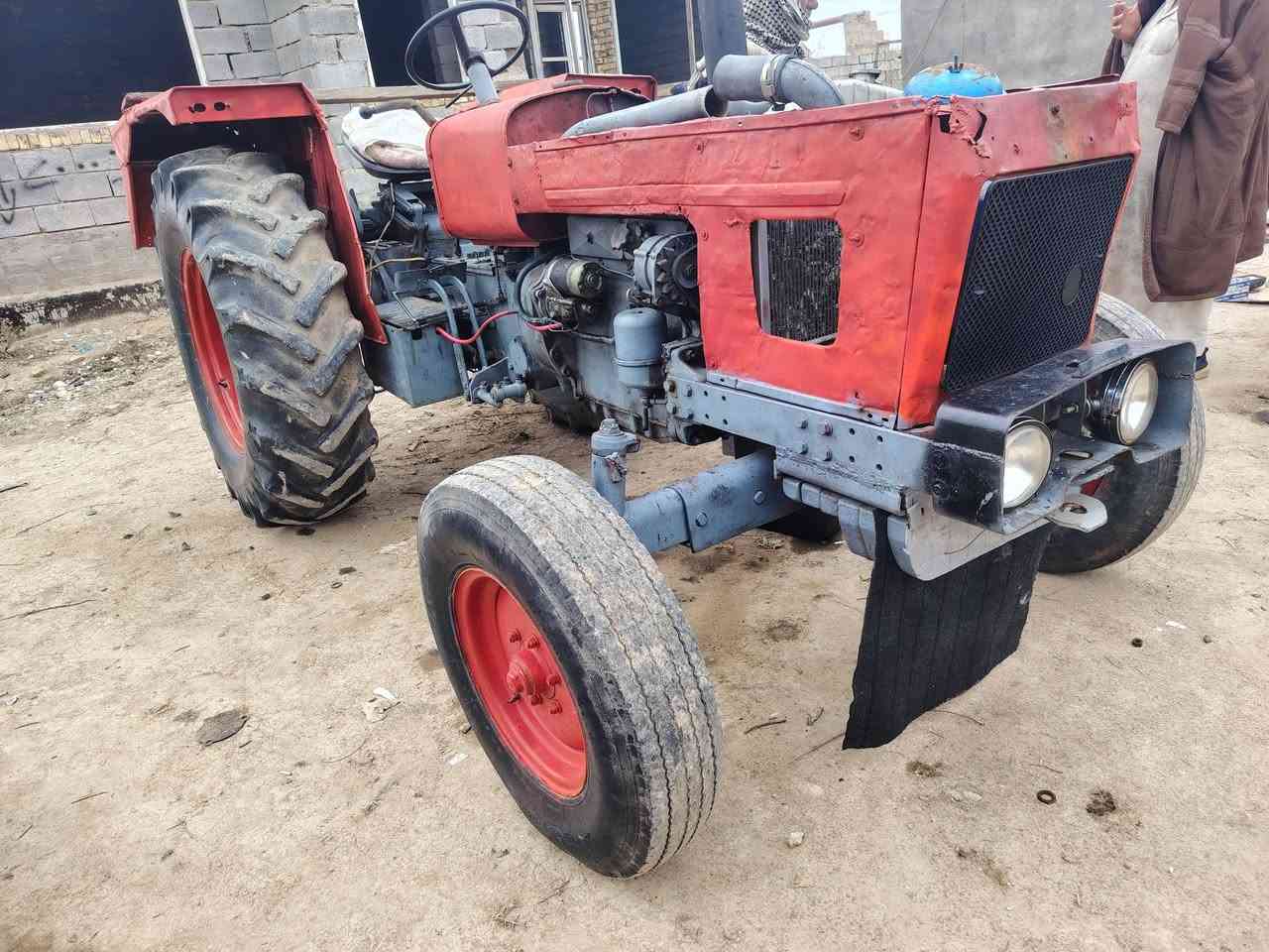 يا لله سلام عليكم عنتر مديل ٩٠ بدون رقم مكينه جاهزه للعمل نضيفه كله شغال حته التاروسه مال الهوه تشتغل
المكان نجف الاستفسار هذا رقمي ***********
