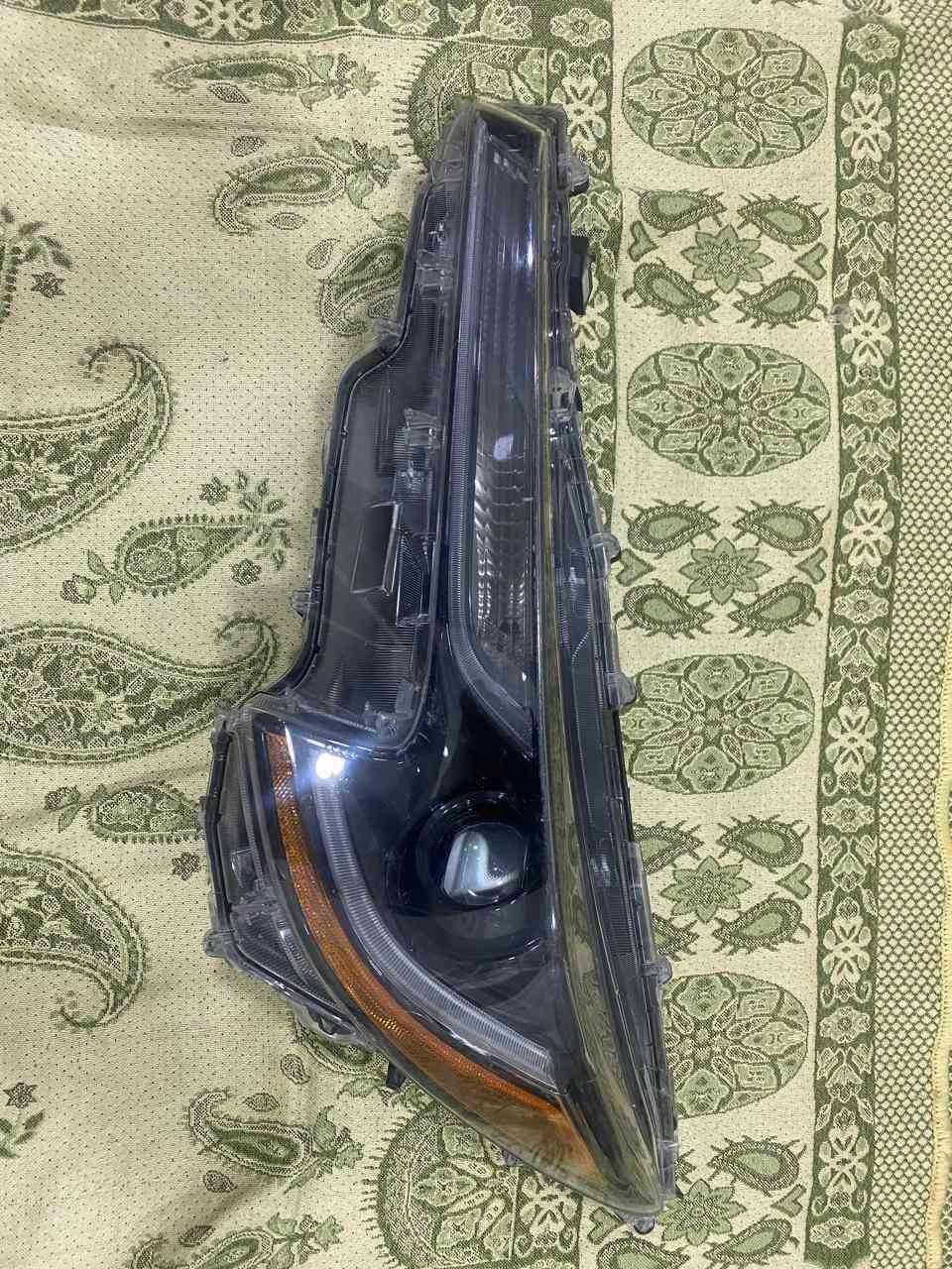 مازادا عدد ٢كورلا 2024 صفحه اليسرى وحده بيه كسر موضح بصوره والثانيه سليمه  مفتوحات من سياره اصلي شركه شركه مو تجاري  سعر  النضيفه 125دولار والمكسوره 100دولار قفل 
للتواصل ***********
