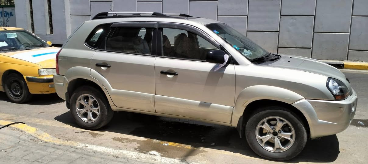 هونداي توسان 2009 محرك 2000 كير اوتوماتيك تبريد ثلج مكفوله من كل شي سنويه بسمي لغاية 2031 تحويل ثاني يوم سعره 110 وبيه مجال قليل تليفون *********** مكاني بغداد الكاظميه
